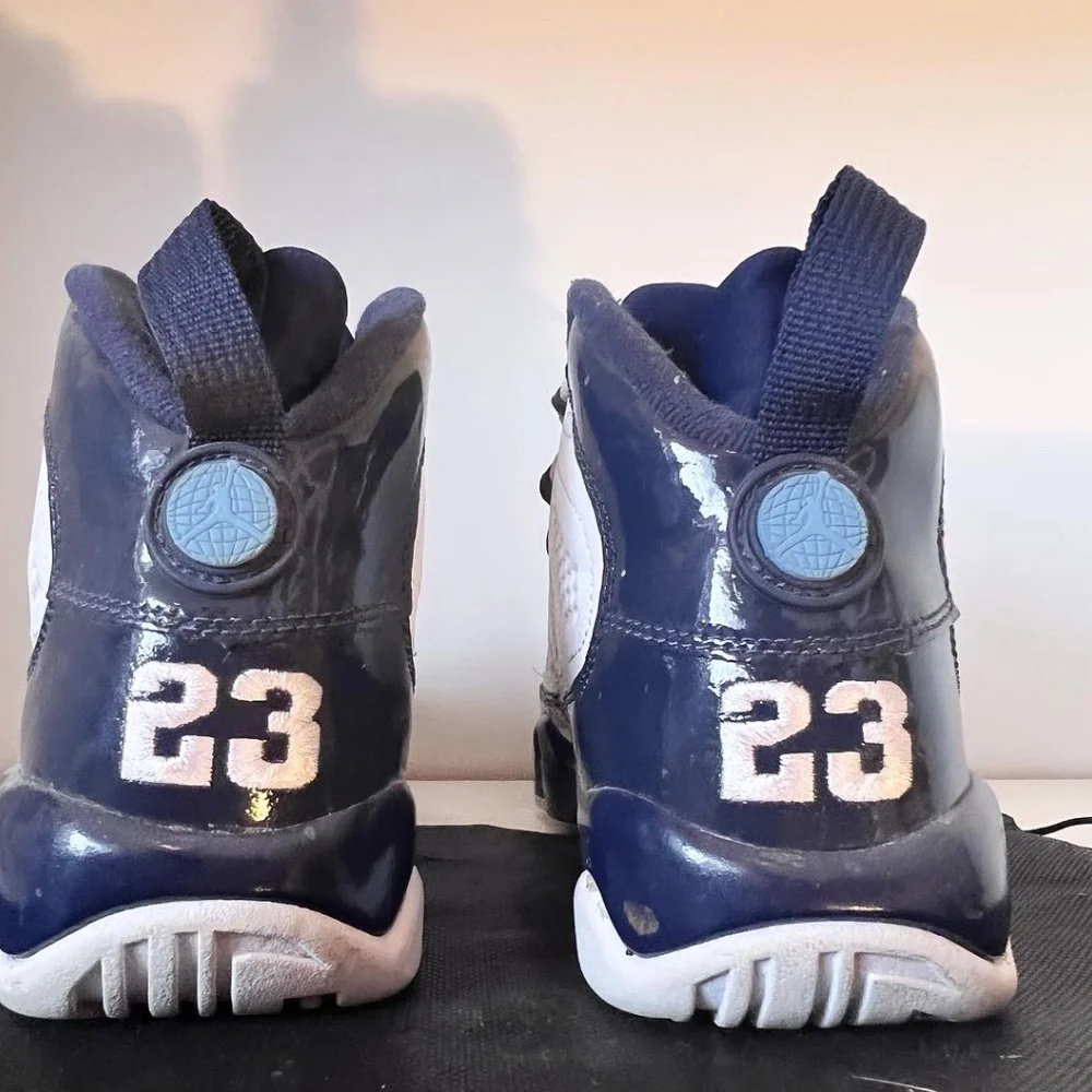 Sneaker - Picture 7 of 8